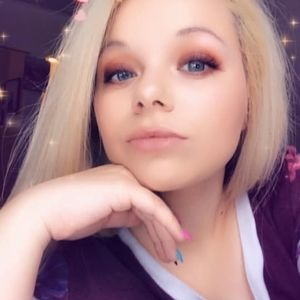 Meet your Posher, Monique